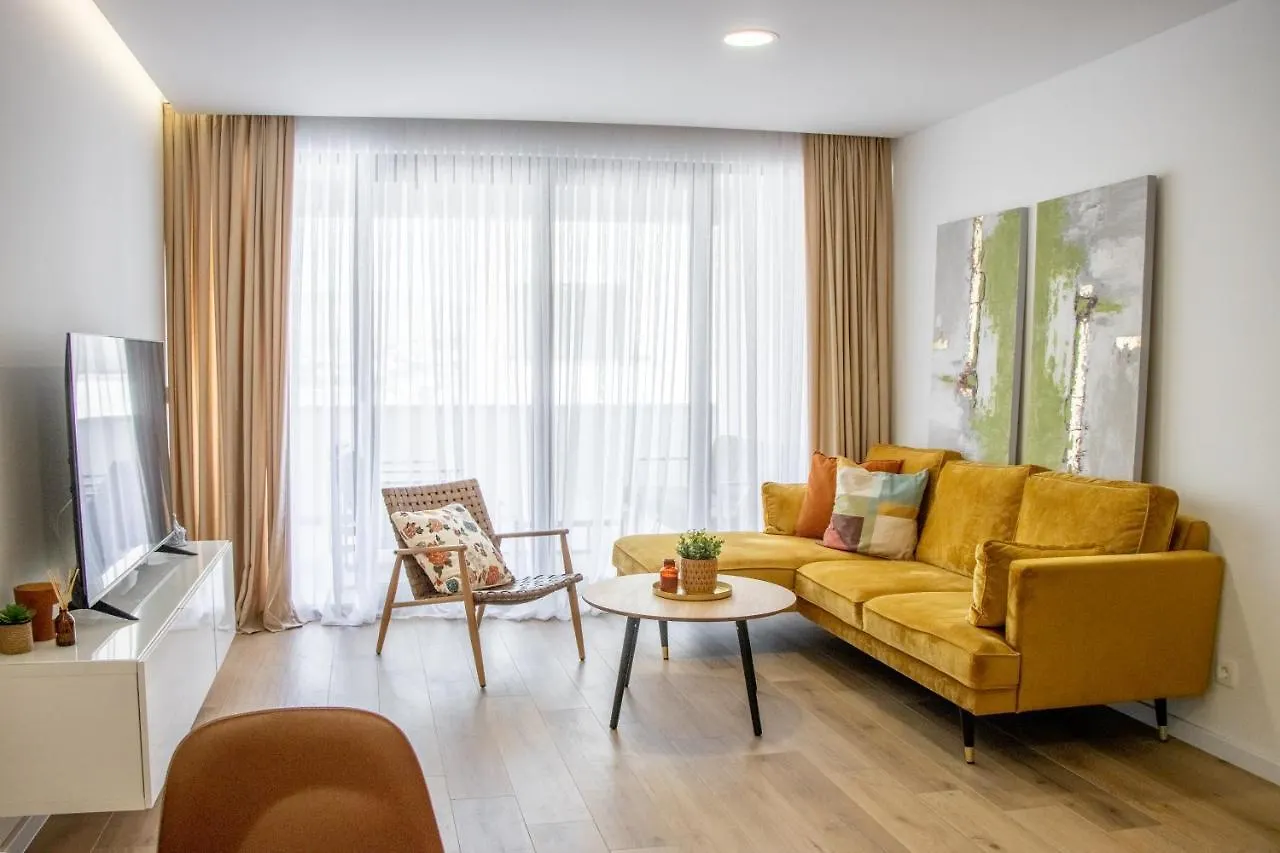 Apartment Molo With A Terrace, Garden And A Heated Pool Trogir