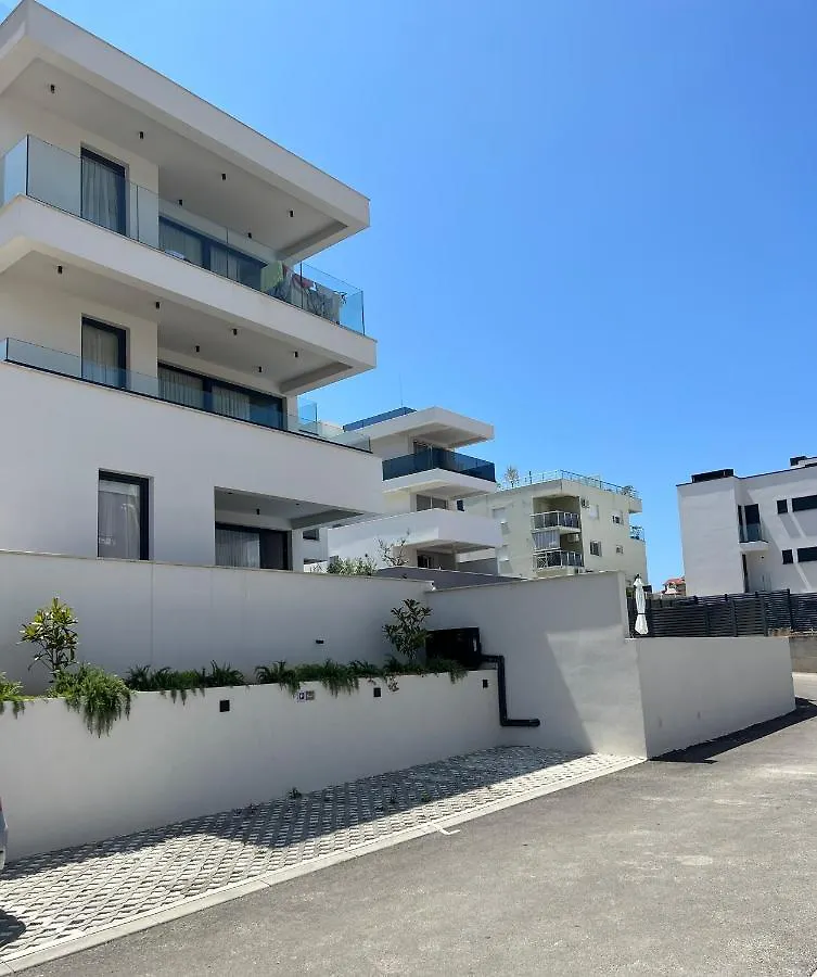 Apartment Molo With A Terrace, Garden And A Heated Pool Trogir Croatia